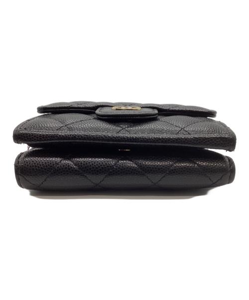 CHANEL（シャネル）CHANEL (シャネル) キャビアスキン3つ折り財布 ブラックの古着・服飾アイテム