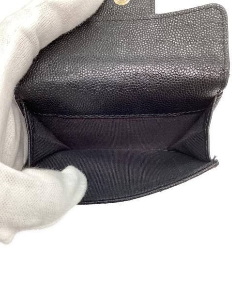 CHANEL（シャネル）CHANEL (シャネル) キャビアスキン3つ折り財布 ブラックの古着・服飾アイテム