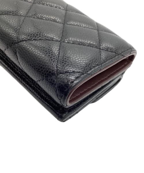 CHANEL（シャネル）CHANEL (シャネル) キャビアスキン3つ折り財布 ブラックの古着・服飾アイテム
