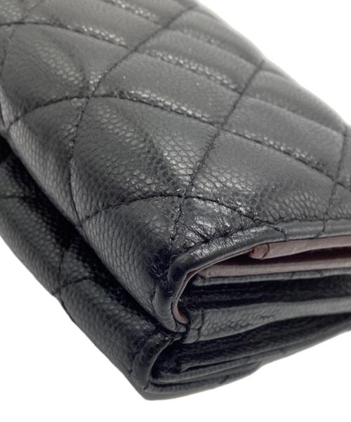 CHANEL（シャネル）CHANEL (シャネル) キャビアスキン3つ折り財布 ブラックの古着・服飾アイテム