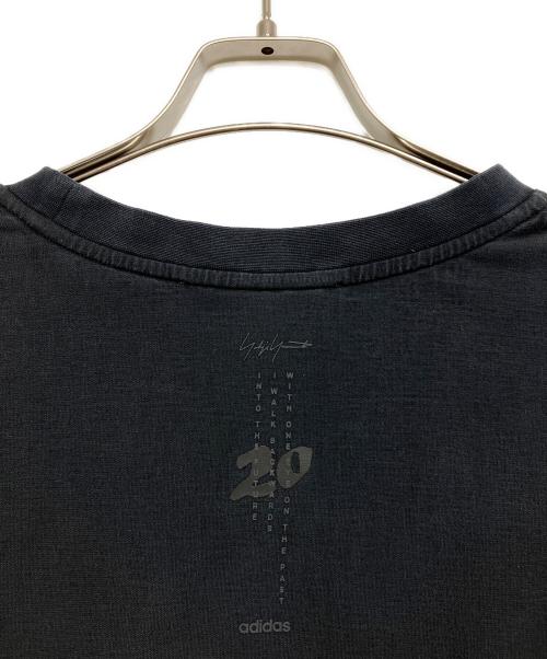 Y-3（ワイスリー）Y-3 (ワイスリー) 20th anniversary センターロゴTシャツ ブラック サイズ:Sの古着・服飾アイテム