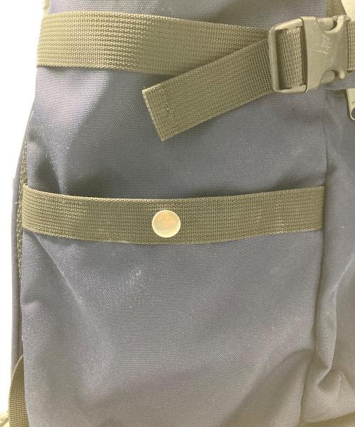 CarHartt（カーハート）CarHartt (カーハート) バックパック ネイビーの古着・服飾アイテム