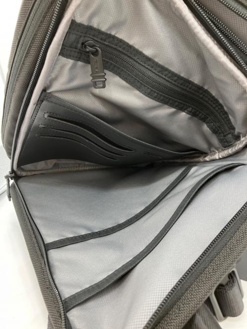 TUMI（トゥミ）TUMI (トゥミ) オーガナイザー・トラベル・トート ブラックの古着・服飾アイテム