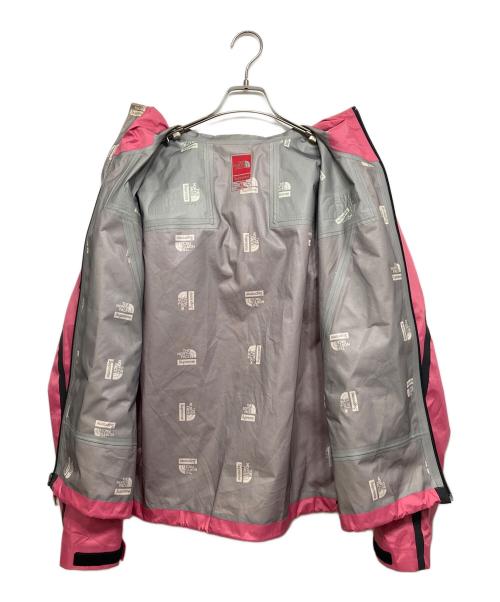 THE NORTH FACE（ザ ノース フェイス）THE NORTH FACE (ザ ノース フェイス) Supreme (シュプリーム) Outer Tape Seam Mountain Jacket ショッキングピンク サイズ:Sの古着・服飾アイテム