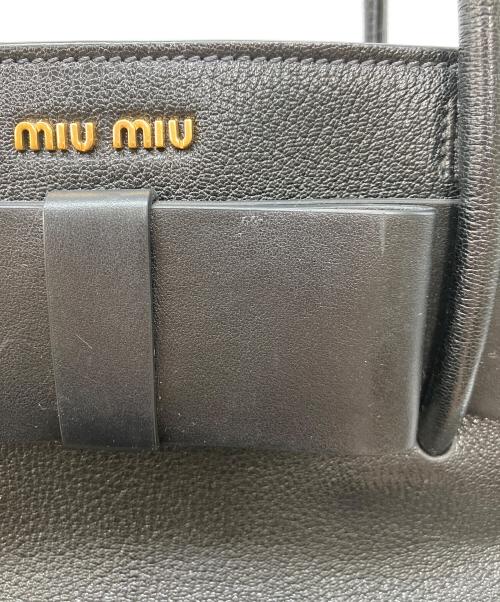 MIU MIU（ミュウミュウ）MIU MIU (ミュウミュウ) マドラスフィオッコ 2WAYショルダーバッグ ブラックの古着・服飾アイテム