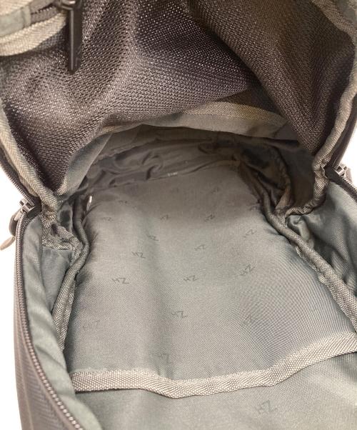 ZERO HALLIBURTON（ゼロ ハリバートン）ZERO HALLIBURTON (ゼロ ハリバートン) ナイロンボディバッグ ブラックの古着・服飾アイテム