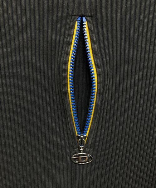 DIESEL（ディーゼル）DIESEL (ディーゼル) オーバルDジップ ヴィンテージウォッシュリブニット グレー サイズ:ＸＬの古着・服飾アイテム