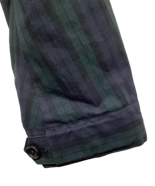 FRED PERRY（フレッドペリー）FRED PERRY (フレッドペリー) ウォーター リペレント フィッシュテール パーカー ネイビー×グリーン サイズ:Lの古着・服飾アイテム