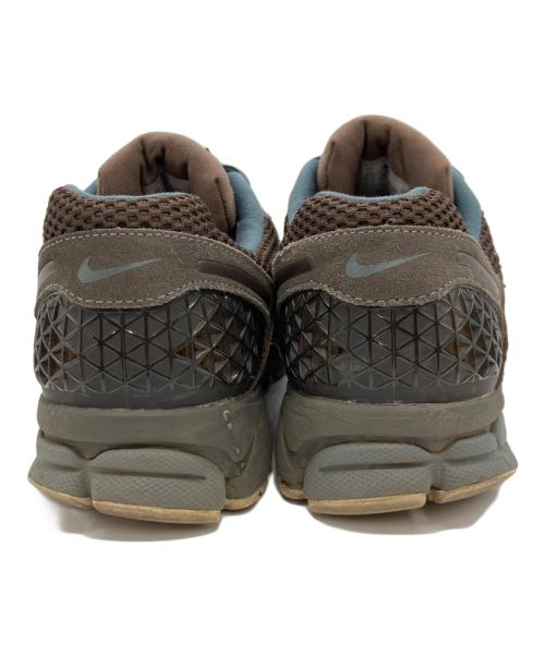NIKE（ナイキ）NIKE (ナイキ) ZOOM VOMERO 5 PRM ブラウン サイズ:29の古着・服飾アイテム