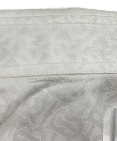 BURBERRY（バーバリー）BURBERRY (バーバリー) TBモノグラム総柄ドレスシャツ ホワイト サイズ:15/38の古着・服飾アイテム