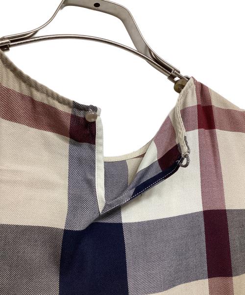 BLUE LABEL CRESTBRIDGE（ブルーレーベルクレストブリッジ）BLUE LABEL CRESTBRIDGE (ブルーレーベルクレストブリッジ) コンパクトストレッチポンチワンピース ベージュ サイズ:38の古着・服飾アイテム