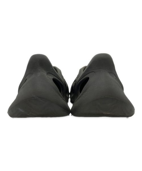 adidas（アディダス）adidas (アディダス) YEEZY FOAM RUNNER グレー サイズ:US9 / 27.5cmの古着・服飾アイテム