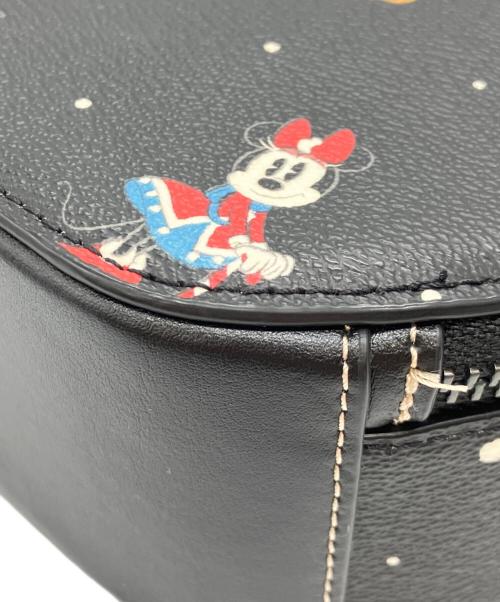 COACH（コーチ）COACH (コーチ) DISNEY (ディズニー) CANTEEN CROSSBODY WITH HOLIDAY PRINT ブラックの古着・服飾アイテム