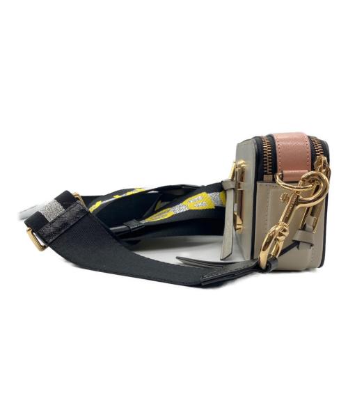 MARC JACOBS（マークジェイコブス）MARC JACOBS (マークジェイコブス) スナップショットショルダーバッグ　M0014146 ベージュ サイズ:-の古着・服飾アイテム
