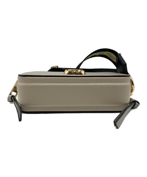 MARC JACOBS（マークジェイコブス）MARC JACOBS (マークジェイコブス) スナップショットショルダーバッグ　M0014146 ベージュ サイズ:-の古着・服飾アイテム