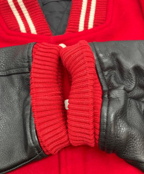 UNDERCOVER（アンダーカバー）UNDERCOVER (アンダーカバー) Kamilla Tolnoe Arm Leatherスタジャン　 23FW レッド×ブラック サイズ:3の古着・服飾アイテム