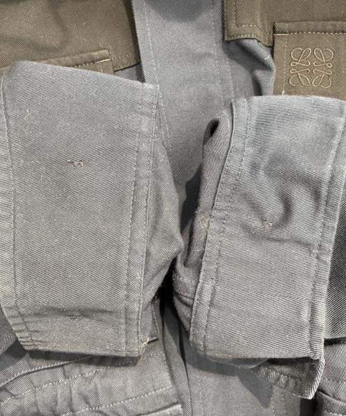 LOEWE（ロエベ）LOEWE (ロエベ) アナグラム コットン ミリタリージャケット　H2108240DF ネイビー サイズ:48の古着・服飾アイテム