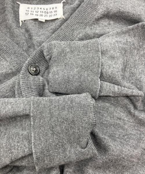 Maison Margiela（メゾンマルジェラ）Maison Margiela (メゾンマルジェラ) Builted In Flocking Sleeve Knit Cardigan グレー サイズ:Sの古着・服飾アイテム