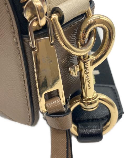 MARC JACOBS（マークジェイコブス）MARC JACOBS (マークジェイコブス) The Snapshot camera bag　M0014146 ベージュ サイズ:-の古着・服飾アイテム