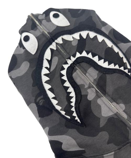 A BATHING APE（アベイシングエイプ）A BATHING APE (アベイシングエイプ) BlackEyePatch (ブラックアイパッチ) カモシャークフルジップフーディー　001ZPK231902C ブラック サイズ:Mの古着・服飾アイテム