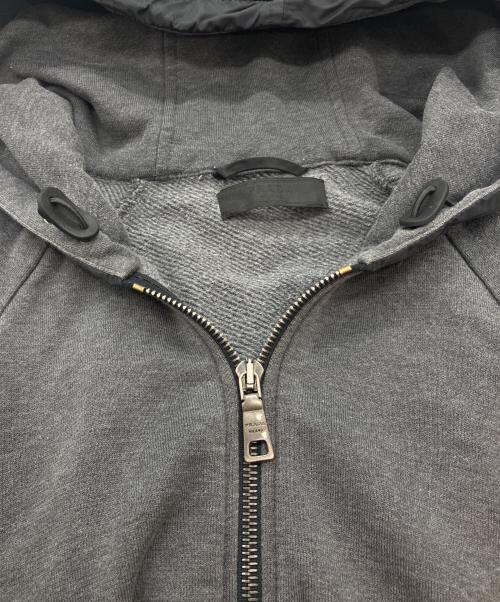 PRADA SPORTS（プラダスポーツ）PRADA SPORTS (プラダスポーツ) ジップパーカー　SJC348 S131 グレー サイズ:Lの古着・服飾アイテム