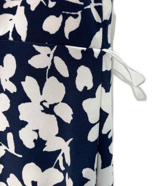LAUREN RALPH LAUREN（ローレンラルフローレン）LAUREN RALPH LAUREN (ローレンラルフローレン) 総柄ノースリーブワンピース ネイビー サイズ:6の古着・服飾アイテム