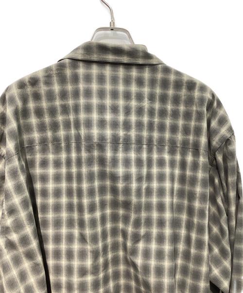 WTAPS（ダブルタップス）WTAPS (ダブルタップス) TXT 01 / LS / POLY. BROADCLOTH. TEXTILE. OF シャツ　261TQDT-SHM01 グレー サイズ:03の古着・服飾アイテム