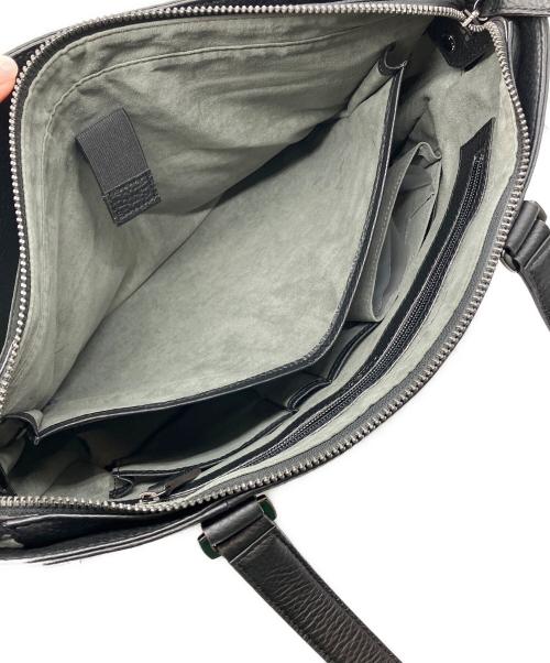 FUJI TAKA（フジ タカ）FUJI TAKA (フジ タカ) シュリンクレザートートバッグ ブラック サイズ:-の古着・服飾アイテム