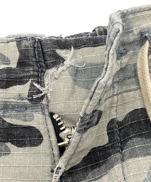 DANKE SCHON（ダンケ シェーン）Danke schon (ダンケ シェーン) LAYER CAMO BAGGY グレー サイズ:Mの古着・服飾アイテム
