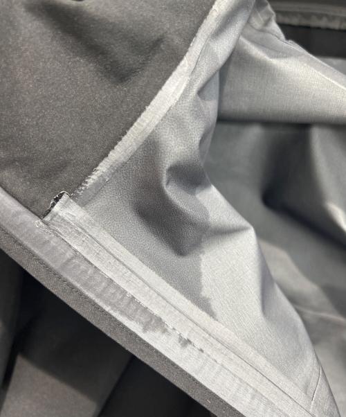 ARC'TERYX（アークテリクス）ARC'TERYX (アークテリクス) ALPHA SV JACKET　X000007555 ブラック サイズ:XLの古着・服飾アイテム