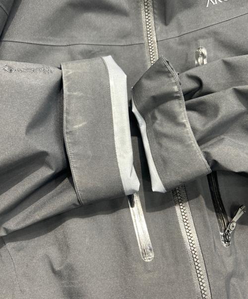 ARC'TERYX（アークテリクス）ARC'TERYX (アークテリクス) ALPHA SV JACKET　X000007555 ブラック サイズ:XLの古着・服飾アイテム