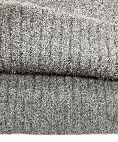 AMI Alexandre Mattiussi（アミアレクサンドルマテュッシ）AMI Alexandre Mattiussi (アミアレクサンドルマテュッシ) OFF WHITE ADC SWEATER グレー サイズ:XSの古着・服飾アイテム