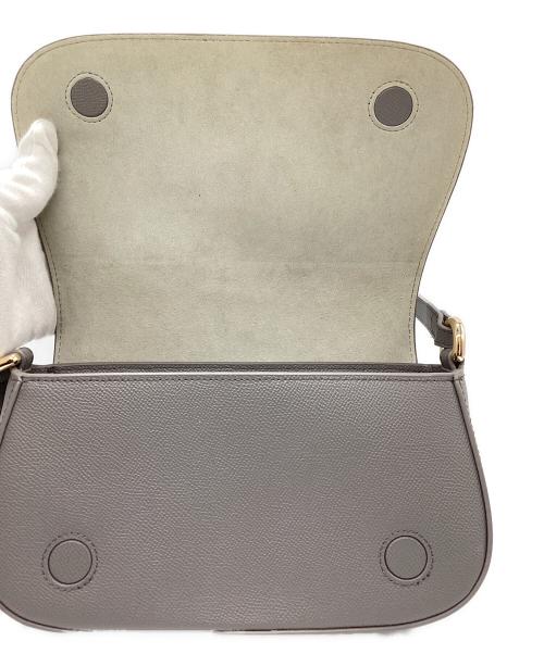 FURLA（フルラ）FURLA (フルラ) ARTEMIS CROSSBODY M BAG グレー サイズ:-の古着・服飾アイテム