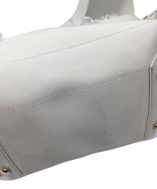 Christian Louboutin（クリスチャン・ルブタン）Christian Louboutin (クリスチャン・ルブタン) Frangibus トートバッグ ホワイト サイズ:-の古着・服飾アイテム