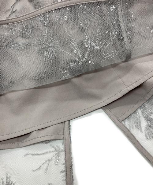 LeJa（レジャ）leja (レジャ) バックリボンオーガンジーフリルスリーブスパンコールIラインワンピース　LEJS6252B6 グレー サイズ:Sの古着・服飾アイテム