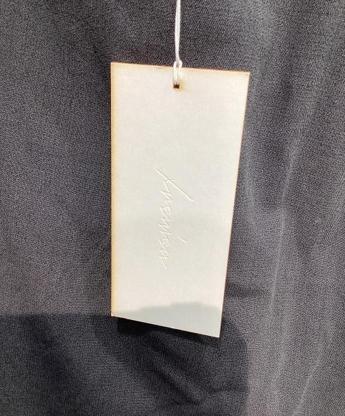IRENISA（イレニサ）IRENISA (イレニサ) TWO TUCKS TAPERED TROUSERS　25SS グレー サイズ:3の古着・服飾アイテム