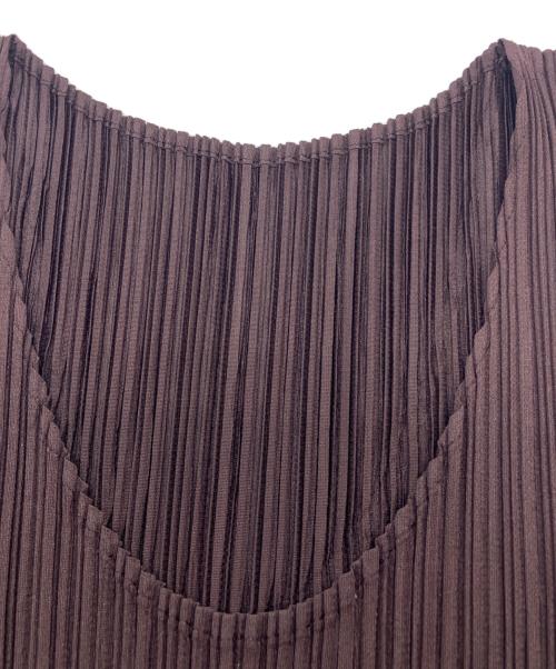 PLEATS PLEASE（プリーツプリーズ）PLEATS PLEASE (プリーツプリーズ) ノースリーブプリーツカットソー ブラウン サイズ:3の古着・服飾アイテム