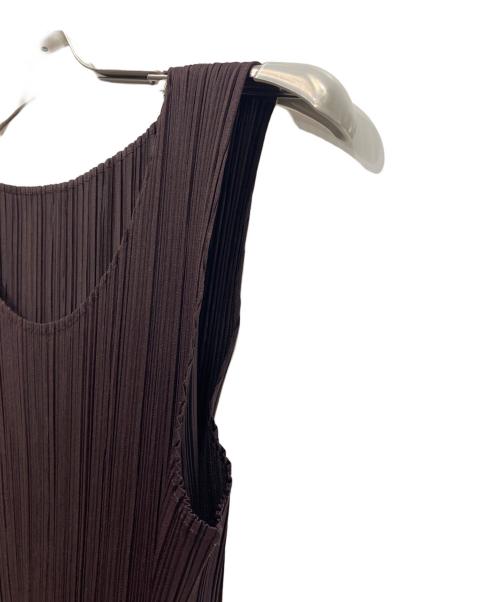 PLEATS PLEASE（プリーツプリーズ）PLEATS PLEASE (プリーツプリーズ) ノースリーブプリーツカットソー ブラウン サイズ:3の古着・服飾アイテム