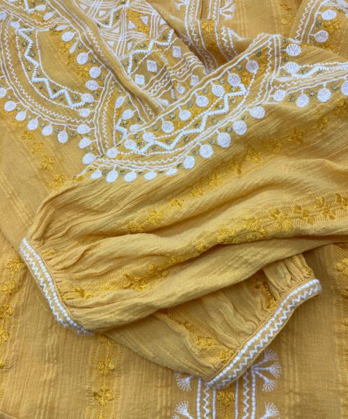 ne quittez pas（ヌキテパ）ne quittez pas (ヌキテパ) コットンレーヨン 刺繍 エンブロイダリーブラウス イエロー サイズ:fREの古着・服飾アイテム
