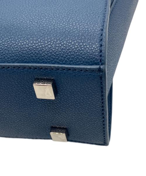 CHARLES & KEITH（チャールズアンドキース）CHARLES & KEITH (チャールズアンドキース) ダブルハンドル トラペーズトートバッグ ブルー サイズ:-の古着・服飾アイテム