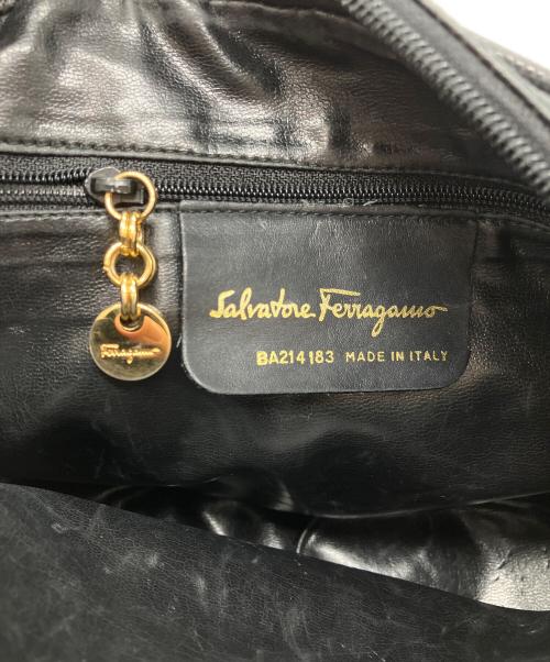Salvatore Ferragamo（サルヴァトーレ フェラガモ）Salvatore Ferragamo (サルヴァトーレ フェラガモ) ヴァラリボンレザーショルダーバッグ ブラック サイズ:-の古着・服飾アイテム