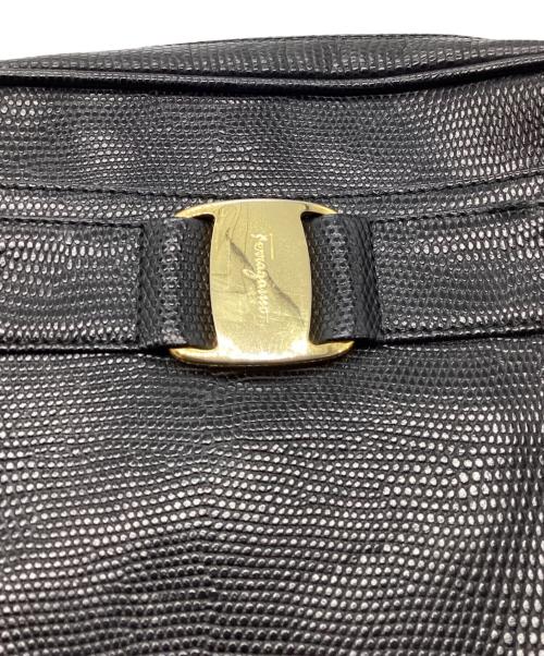 Salvatore Ferragamo（サルヴァトーレ フェラガモ）Salvatore Ferragamo (サルヴァトーレ フェラガモ) ヴァラリボンレザーショルダーバッグ ブラック サイズ:-の古着・服飾アイテム
