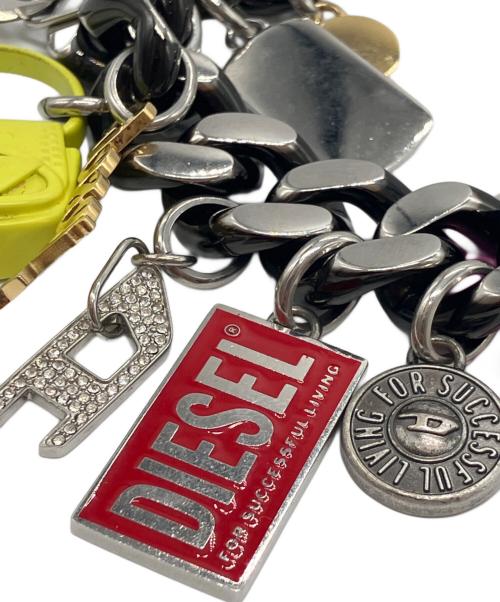DIESEL（ディーゼル）DIESEL (ディーゼル) Logo Charm Link Bracelet シルバー サイズ:-の古着・服飾アイテム