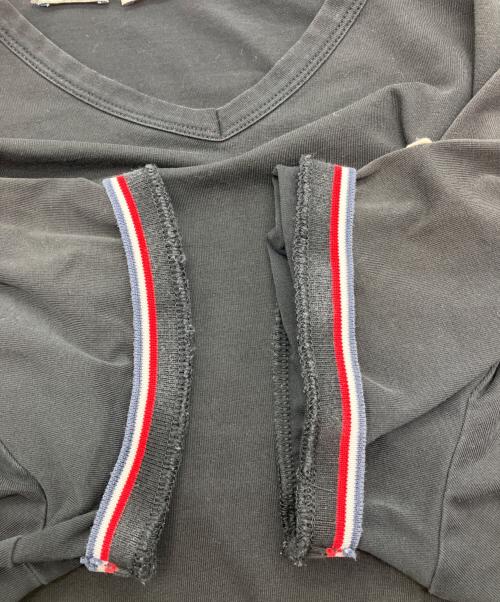 MONCLER（モンクレール）MONCLER (モンクレール) MAGLIA SCOLLO A V Tシャツ ブラック サイズ:Mの古着・服飾アイテム