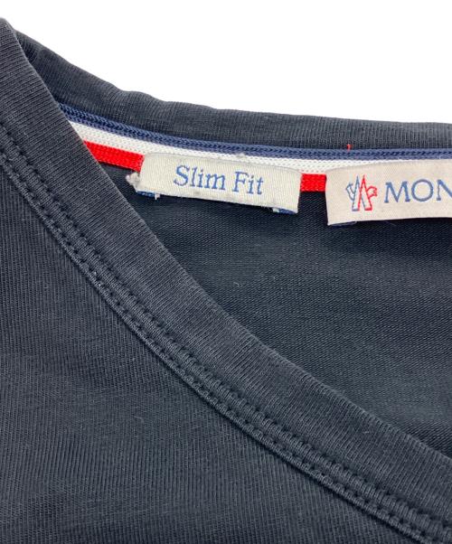 MONCLER（モンクレール）MONCLER (モンクレール) MAGLIA SCOLLO A V Tシャツ ブラック サイズ:Mの古着・服飾アイテム