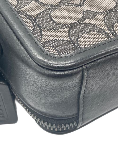 COACH（コーチ）COACH (コーチ) チャータークロスボディ シグネチャージャカード ブラック サイズ:-の古着・服飾アイテム