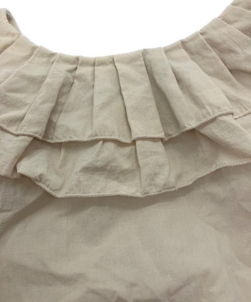 yoli（ヨリ）Yoli (ヨリ) simple frill blouse　YL-TP37-25AW ベージュ サイズ:FREEの古着・服飾アイテム