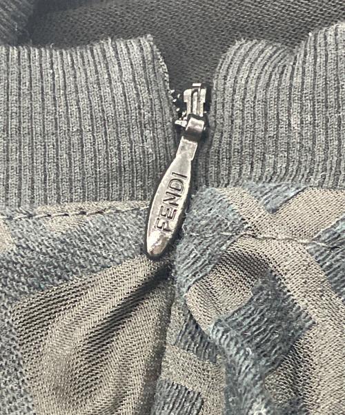 FENDI（フェンディ）FENDI (フェンディ) ズッカ柄Tシャツ　12CPF-19-2846 グレー サイズ:Sの古着・服飾アイテム