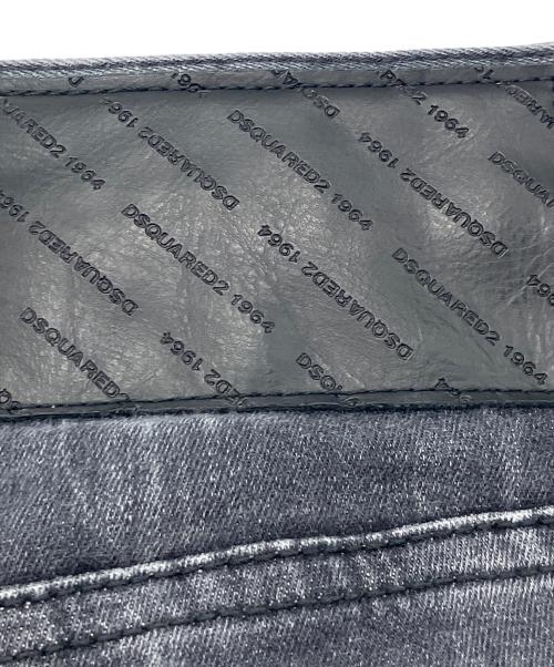 DSQUARED2（ディースクエアード）DSQUARED2 (ディースクエアード) Sexy Twist デニムパンツ　S71LB0751 S30503 ブラック サイズ:42の古着・服飾アイテム