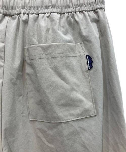 Thousand Mile（サウザンドマイル）Thousand Mile (サウザンドマイル) FREAK’S STORE (フリークスストア) 別注 UVカット カシュクールキャミ セットアップ  26SS ベージュ サイズ:Freeの古着・服飾アイテム